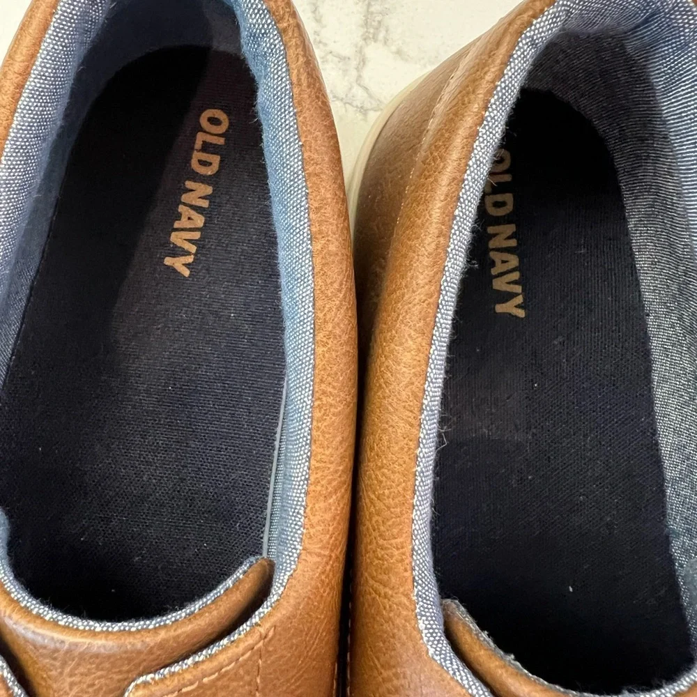 Old Navy Boys Slip On Elastic Lace Shoes size 4 Cognac
